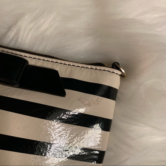 ♠️Kate Spade Striped Patent Leather Bow Wristlet NWOT - Picture 5 of 5
